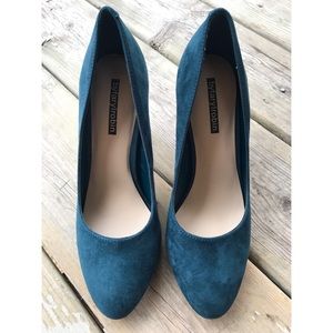 NIB Stella Farylrobin Teal Block Heels